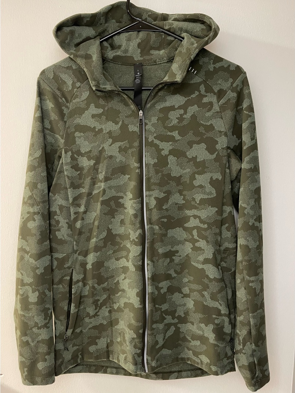 lululemon athletica ladies Lightweight Camo Hooded Jacket - Olive Green